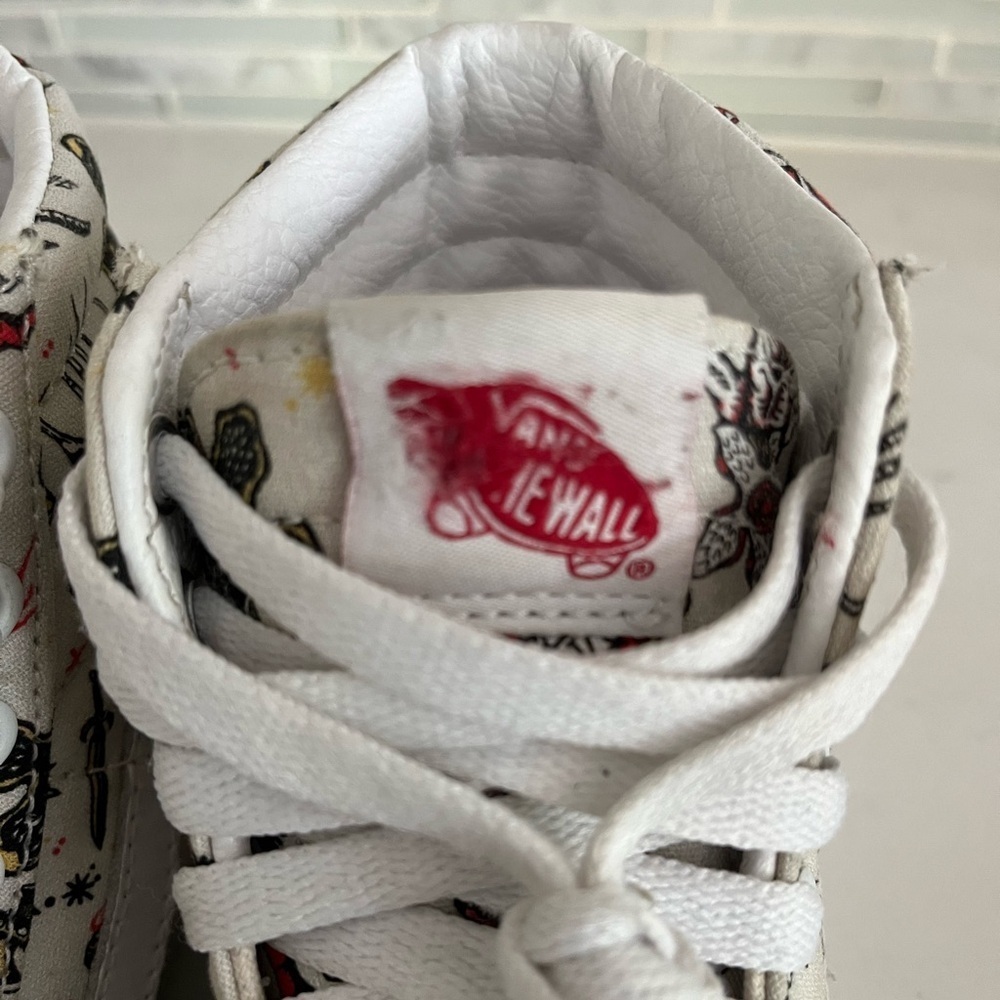 Vans Stranger Things Collection - Picture 7 of 11